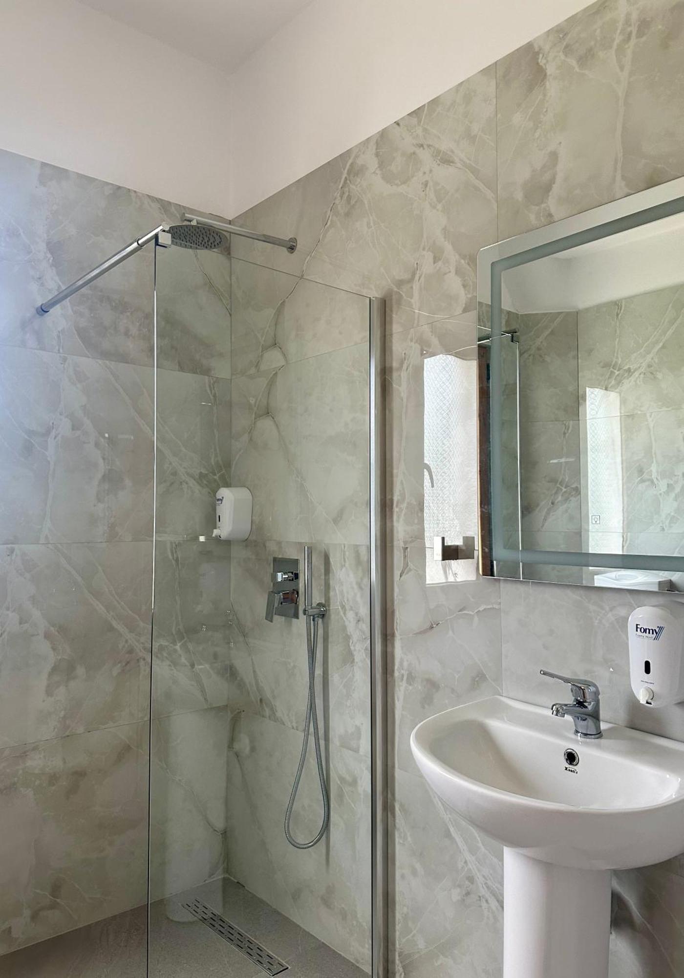 Velipojë Hotel Athina מראה חיצוני תמונה